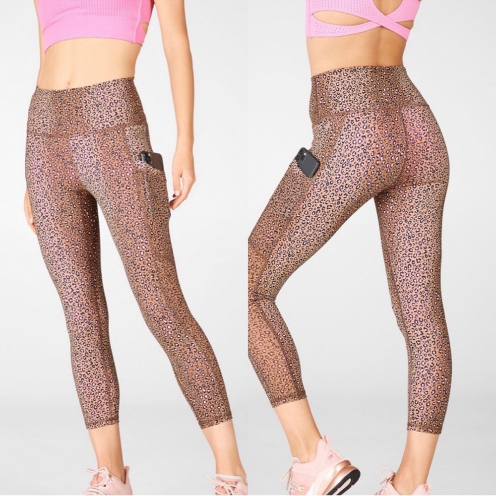 Fabletics On The Go PowerHold High Waisted Capri Legging Size XXS